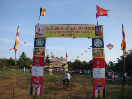 Phật đản ở vùng xa ảnh 1 vungxa.jpg