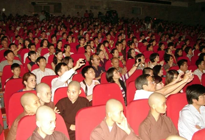 Không khí Đại lễ Phật đản 2011 ngập tràn các tỉnh miền Bắc ảnh 3