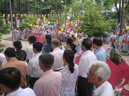 TPHCM: Phật giáo quận Tân Bình tổ chức Đại lễ Phật đản PL. 2555 ảnh 14