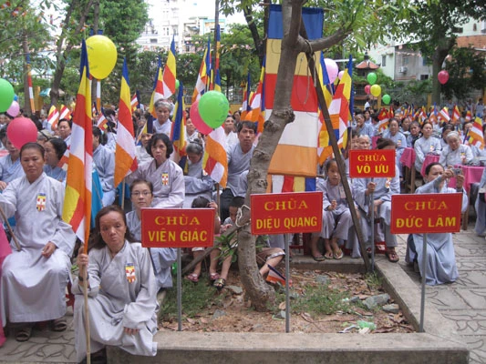 TPHCM: Phật giáo quận Tân Bình tổ chức Đại lễ Phật đản PL. 2555 ảnh 18