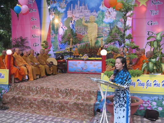 TPHCM: Phật giáo quận Tân Bình tổ chức Đại lễ Phật đản PL. 2555 ảnh 15