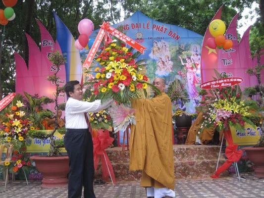 TPHCM: Phật giáo quận Tân Bình tổ chức Đại lễ Phật đản PL. 2555 ảnh 7