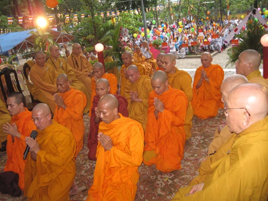TPHCM: Phật giáo quận Tân Bình tổ chức Đại lễ Phật đản PL. 2555 ảnh 21