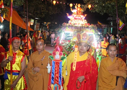 Không khí Đại lễ Phật đản 2011 ngập tràn các tỉnh miền Bắc ảnh 11