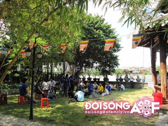 Lễ Phật Đản ở một ngôi chùa từ thiện ảnh 6