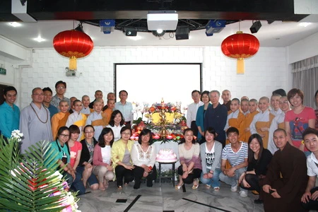 Chup hinh luu niem.jpg