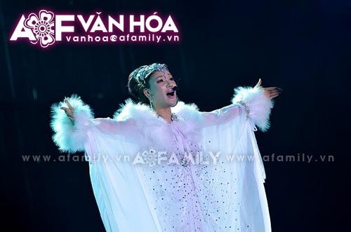 Hồ Quỳnh Hương hóa "Phật Bà Nghìn Mắt Nghìn Tay" ảnh 6