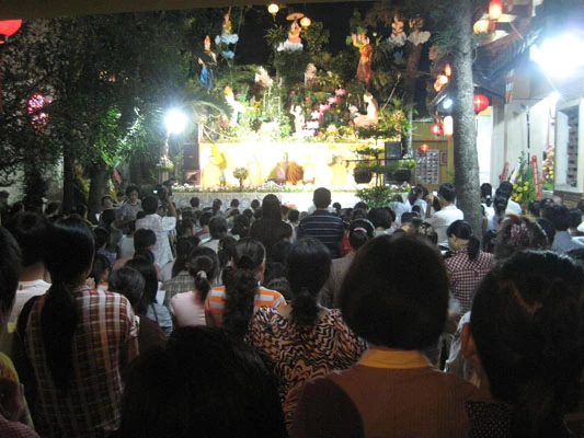 TPHCM: Chùa Hải Quang tổ chức đêm ca nhạc mừng Phật đản PL.2555 ảnh 1