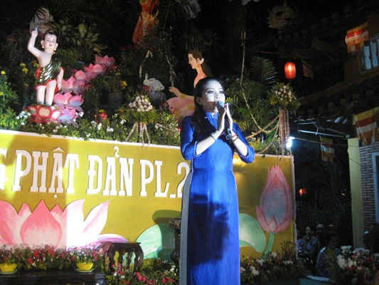 TPHCM: Chùa Hải Quang tổ chức đêm ca nhạc mừng Phật đản PL.2555 ảnh 6