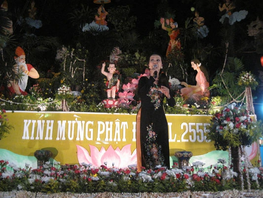 TPHCM: Chùa Hải Quang tổ chức đêm ca nhạc mừng Phật đản PL.2555 ảnh 8