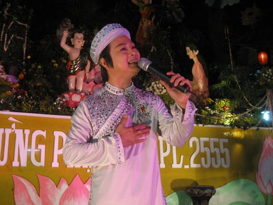 TPHCM: Chùa Hải Quang tổ chức đêm ca nhạc mừng Phật đản PL.2555 ảnh 14