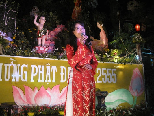 TPHCM: Chùa Hải Quang tổ chức đêm ca nhạc mừng Phật đản PL.2555 ảnh 16
