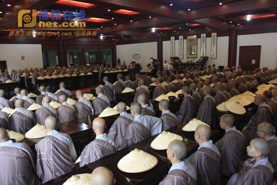 Trung Quốc: Phật giáo Hàng Châu ôm bát khất thực năm 2011 ảnh 13