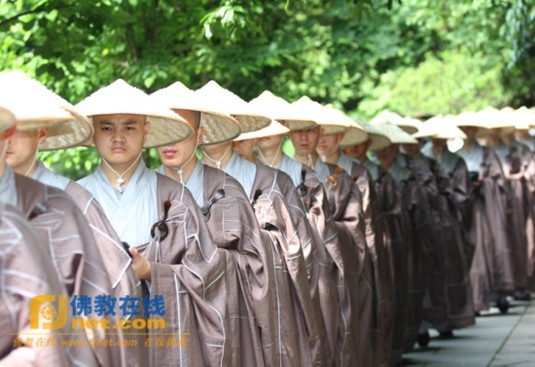 Trung Quốc: Phật giáo Hàng Châu ôm bát khất thực năm 2011 ảnh 21