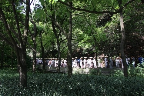 Trung Quốc: Phật giáo Hàng Châu ôm bát khất thực năm 2011 ảnh 25