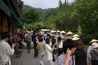 Trung Quốc: Phật giáo Hàng Châu ôm bát khất thực năm 2011 ảnh 26