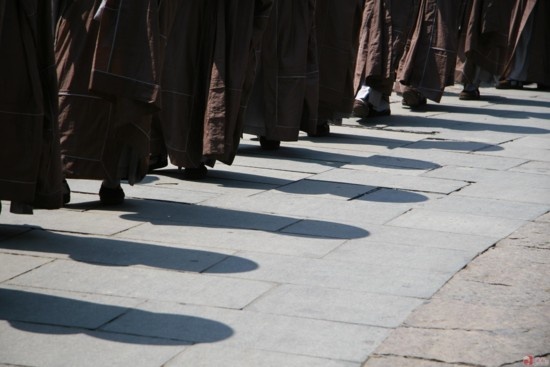 Trung Quốc: Phật giáo Hàng Châu ôm bát khất thực năm 2011 ảnh 37