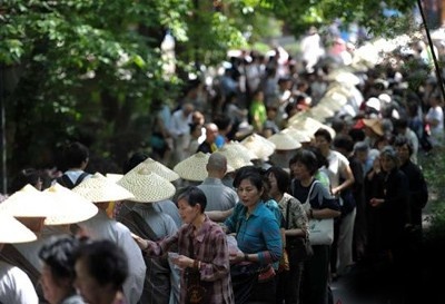 Trung Quốc: Phật giáo Hàng Châu ôm bát khất thực năm 2011 ảnh 43