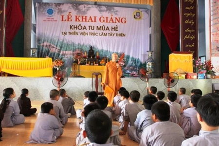 Nghỉ hè trong chùa ảnh 1