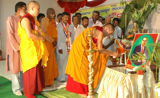 Ấn Độ: Hơn 2.000 người Dalit quy y Tam bảo nhân dịp Lễ Phật đản ảnh 7 Ấn Độ: Hơn 2.000 người Dalit quy y Tam bảo nhân dịp Lễ Phật đản ảnh 7