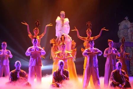 Xem Hồ Quỳnh Hương có... “nghìn mắt nghìn tay” ảnh 1