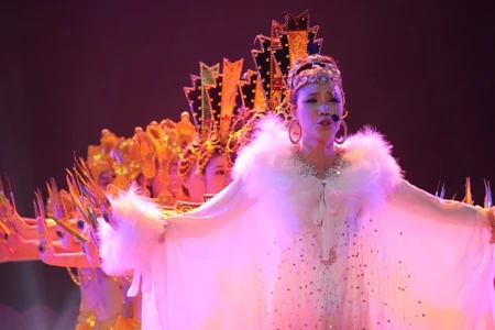 Xem Hồ Quỳnh Hương có... “nghìn mắt nghìn tay” ảnh 10