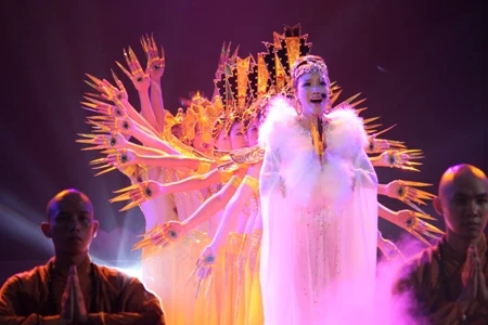 Xem Hồ Quỳnh Hương có... “nghìn mắt nghìn tay” ảnh 8