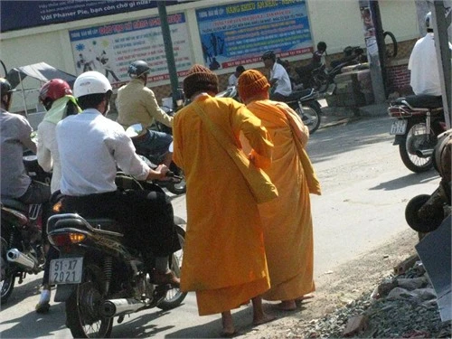Theo chân sư 'giả' hành nghề 'giả sư'