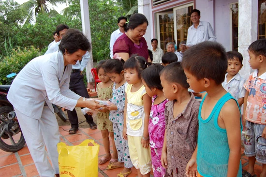 Kiên Giang: Tịnh xá Ngọc Hải bàn giao cầu bê tông ảnh 7