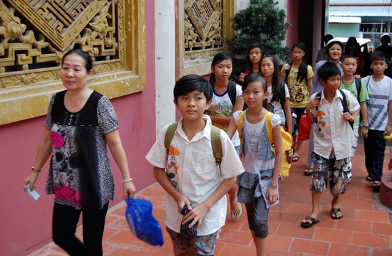 Kiên Giang: Gần 1.000 bạn trẻ đến tham dự Khóa tu mùa hè 2011 tại chùa Phật Quang ảnh 1