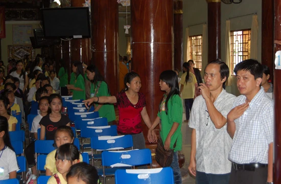 Kiên Giang: Gần 1.000 bạn trẻ đến tham dự Khóa tu mùa hè 2011 tại chùa Phật Quang ảnh 4