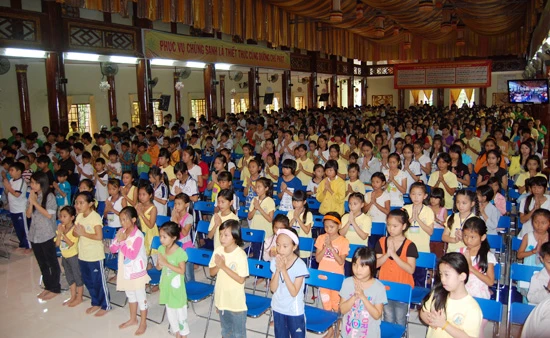 Kiên Giang: Gần 1.000 bạn trẻ đến tham dự Khóa tu mùa hè 2011 tại chùa Phật Quang ảnh 5