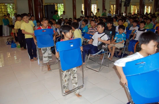 Kiên Giang: Gần 1.000 bạn trẻ đến tham dự Khóa tu mùa hè 2011 tại chùa Phật Quang ảnh 7