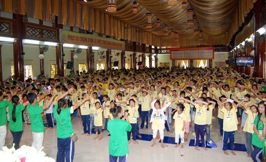 Kiên Giang: Gần 1.000 bạn trẻ đến tham dự Khóa tu mùa hè 2011 tại chùa Phật Quang ảnh 13