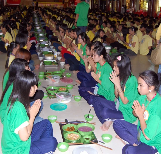 Kiên Giang: Gần 1.000 bạn trẻ đến tham dự Khóa tu mùa hè 2011 tại chùa Phật Quang ảnh 14
