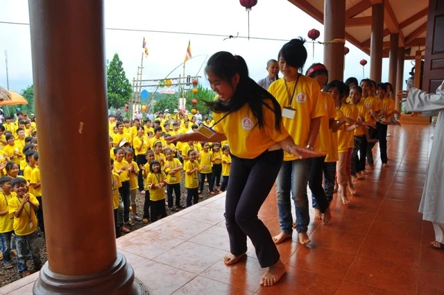 Chùm ảnh: Một ngày của khóa tu mùa hè tại chùa Hoa Khai - Đắk Nông ảnh 8