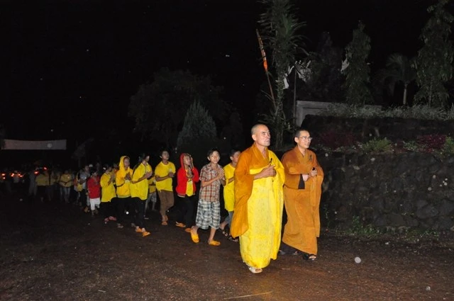 Đắc Nông: Ấm áp đêm lửa trại "Chắp cánh ước mơ" nhân khóa tu chùa Hoa Khai ảnh 7