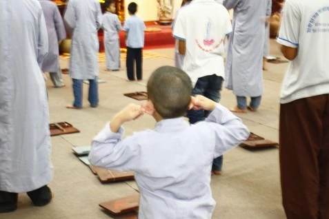 Lên chùa học đạo – một thói quen bổ ích của giới trẻ ảnh 2