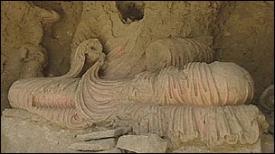 Trung Quốc phá hủy di sản văn hóa Phật giáo ở Afghanistan để khai thác đồng ảnh 2 _53333621_statue304.jpg