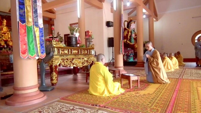 Phú Thọ: Chư Tăng Ni tác pháp an cư kiết hạ  2011 - 2555 ảnh 9