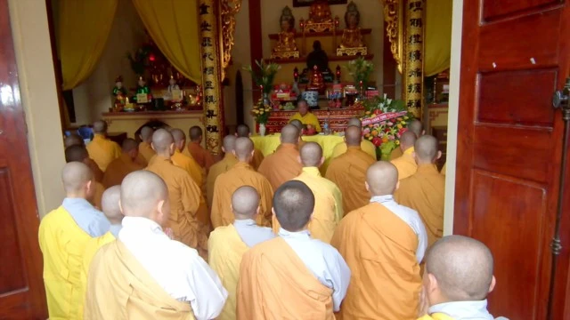 Phú Thọ: Chư Tăng Ni tác pháp an cư kiết hạ  2011 - 2555 ảnh 12