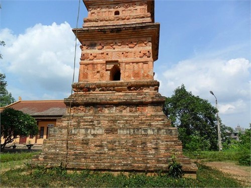 Xót xa ngôi chùa tháp cao nhất Việt Nam thành 'chùa hoang' ảnh 3 Xót xa ngôi chùa tháp cao nhất Việt Nam thành 'chùa hoang'