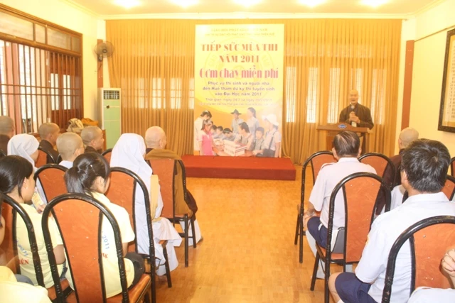 Thừa Thiên Huế: Tập huấn và lễ xuất phát "Tiếp sức mùa thi 2011" ảnh 7 Thừa Thiên Huế: Tập huấn và lễ xuất phát "Tiếp sức mùa thi 2011" ảnh 7