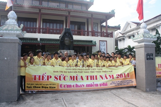 Thừa Thiên Huế: Tập huấn và lễ xuất phát "Tiếp sức mùa thi 2011" ảnh 11 Thừa Thiên Huế: Tập huấn và lễ xuất phát "Tiếp sức mùa thi 2011" ảnh 11