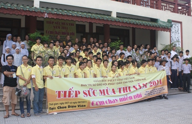 Thừa Thiên Huế: Tập huấn và lễ xuất phát "Tiếp sức mùa thi 2011" ảnh 9 Thừa Thiên Huế: Tập huấn và lễ xuất phát "Tiếp sức mùa thi 2011" ảnh 9