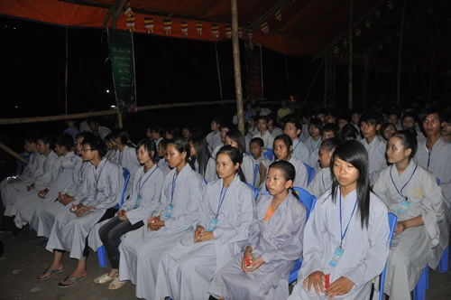 Thanh Hóa: Hơn 800 Thanh thiếu niên tham dự khóa tu Phật giáo với tuổi trẻ lần thứ III-2011 ảnh 3