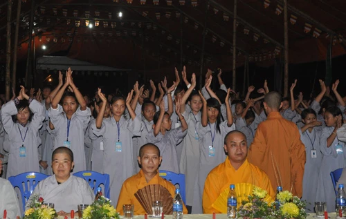 Thanh Hóa: Hơn 800 Thanh thiếu niên tham dự khóa tu Phật giáo với tuổi trẻ lần thứ III-2011 ảnh 6