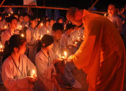 Thanh Hóa: Hơn 800 Thanh thiếu niên tham dự khóa tu Phật giáo với tuổi trẻ lần thứ III-2011 ảnh 10