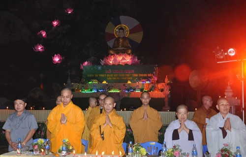 Thanh Hóa: Hơn 800 Thanh thiếu niên tham dự khóa tu Phật giáo với tuổi trẻ lần thứ III-2011 ảnh 22