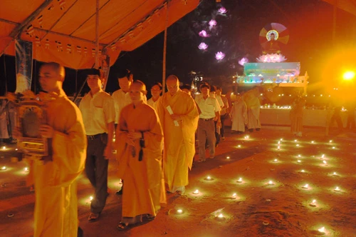 Thanh Hóa: Hơn 800 Thanh thiếu niên tham dự khóa tu Phật giáo với tuổi trẻ lần thứ III-2011 ảnh 24